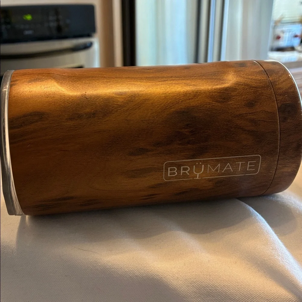 BrüMate Wood Grain Tumbler Insulated Walnut Bottle Cooler in Stylish Wood Grain